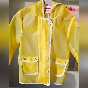Adorable HUNTER raincoat 🌧